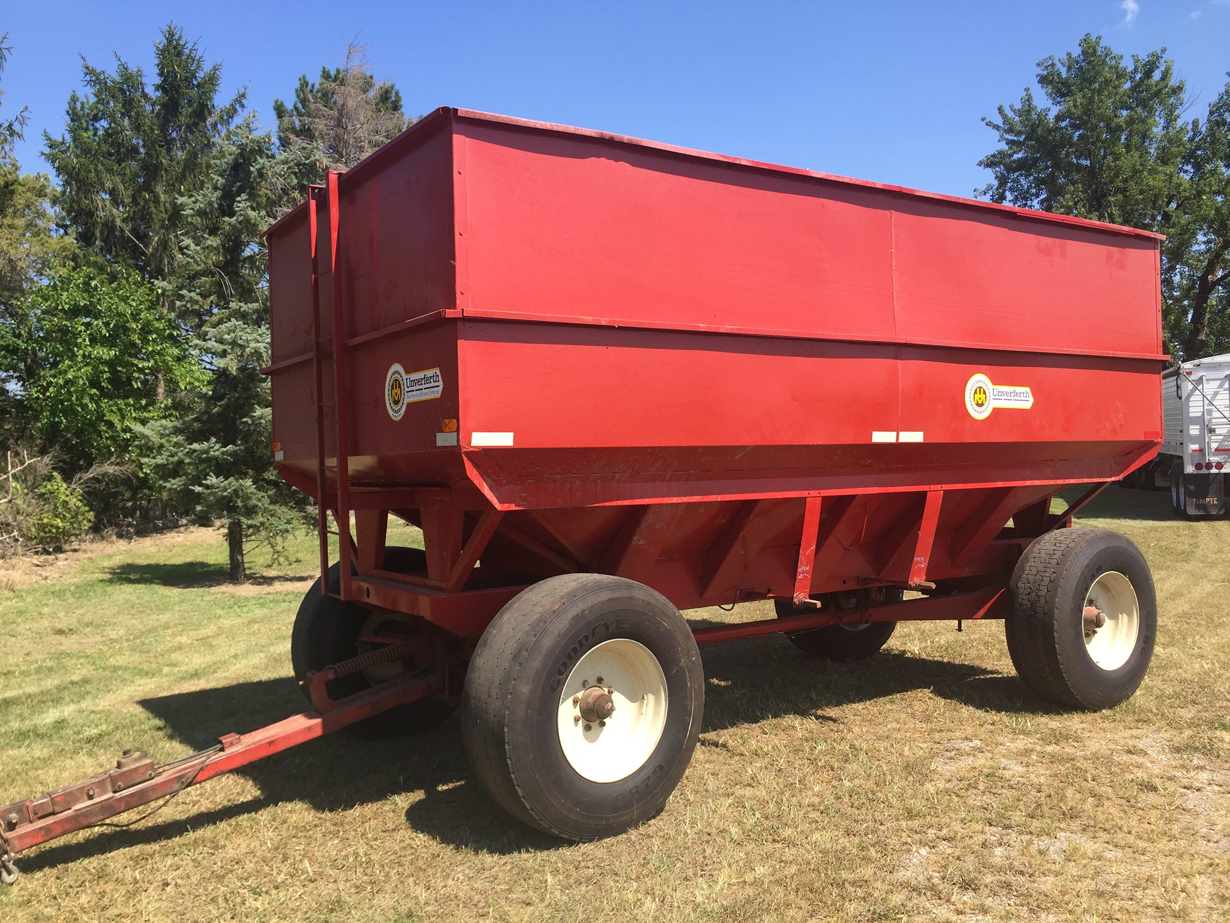Property photo 11 - ABSOLUTE FARM EQUIPMENT AUCTION IN AUGLAIZE COUNTY, OHIO
